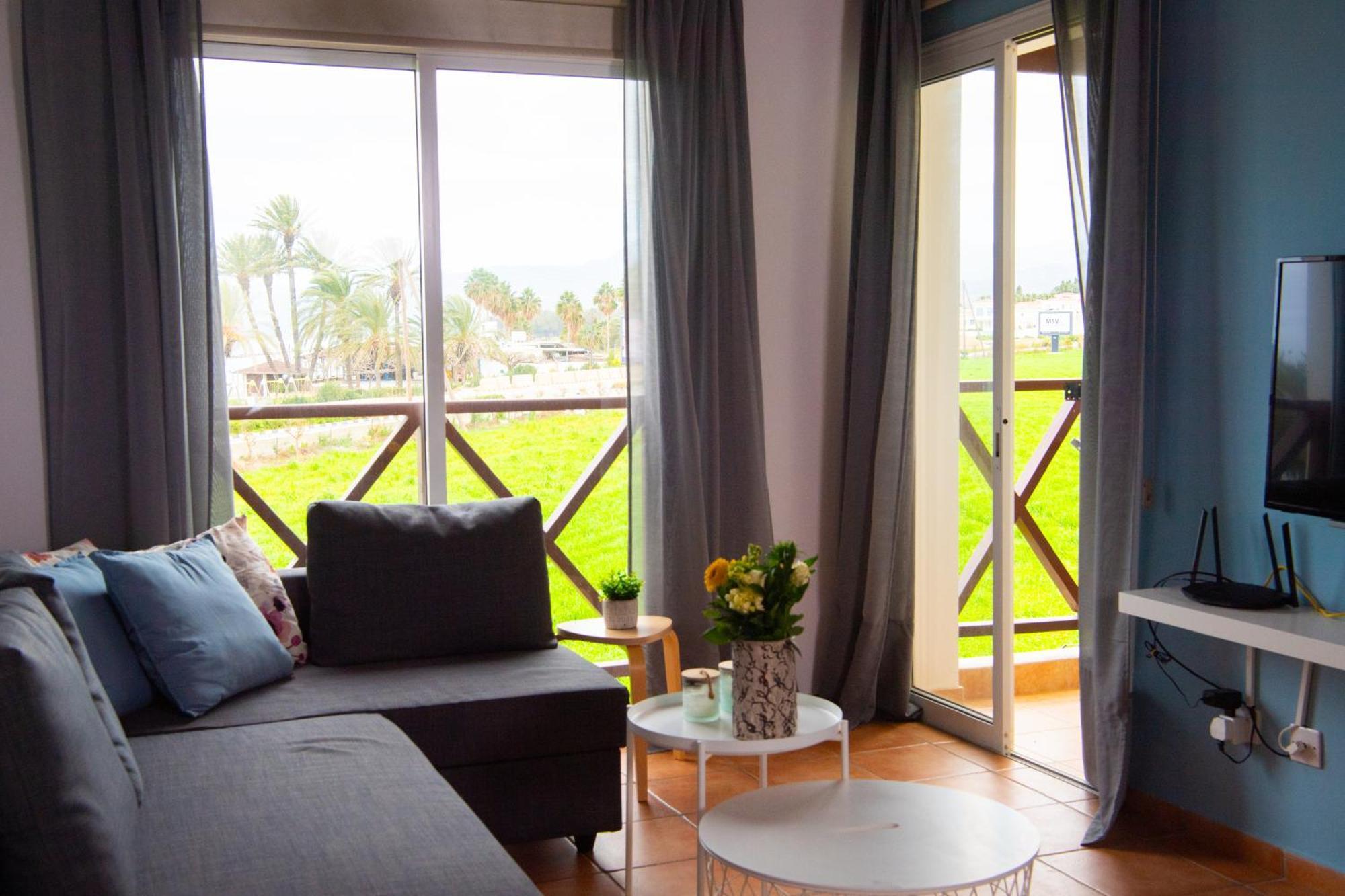 Path Latchi Beachfront Apartments Экстерьер фото