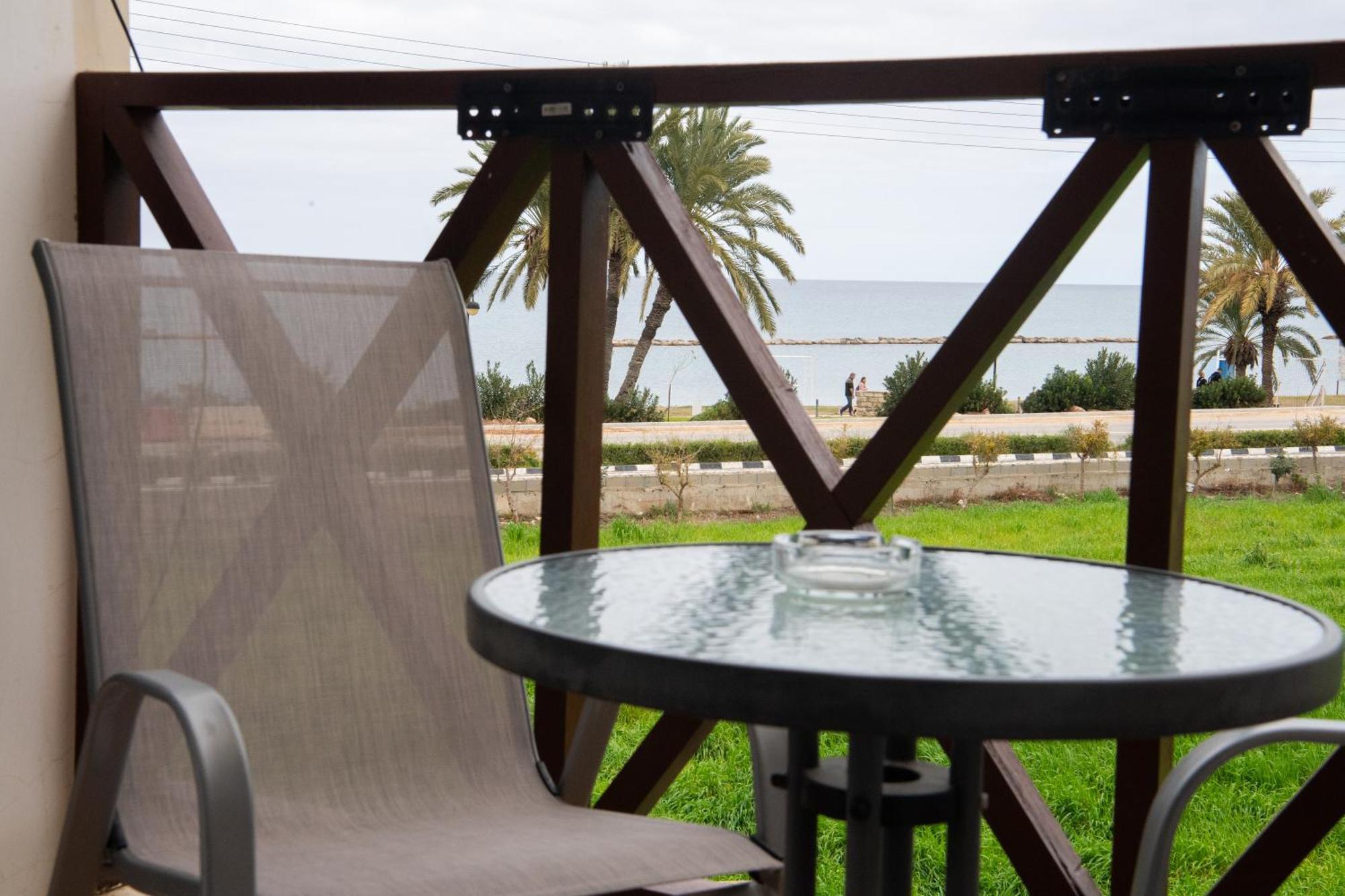 Path Latchi Beachfront Apartments Экстерьер фото