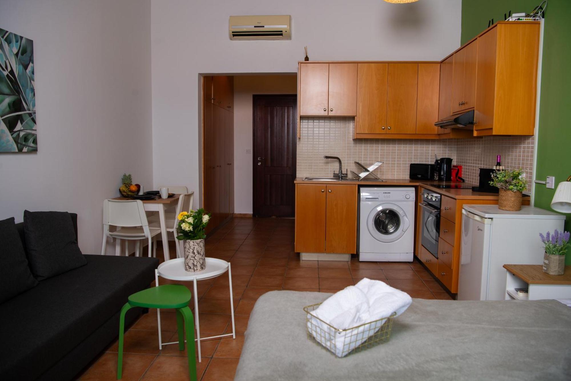 Path Latchi Beachfront Apartments Экстерьер фото