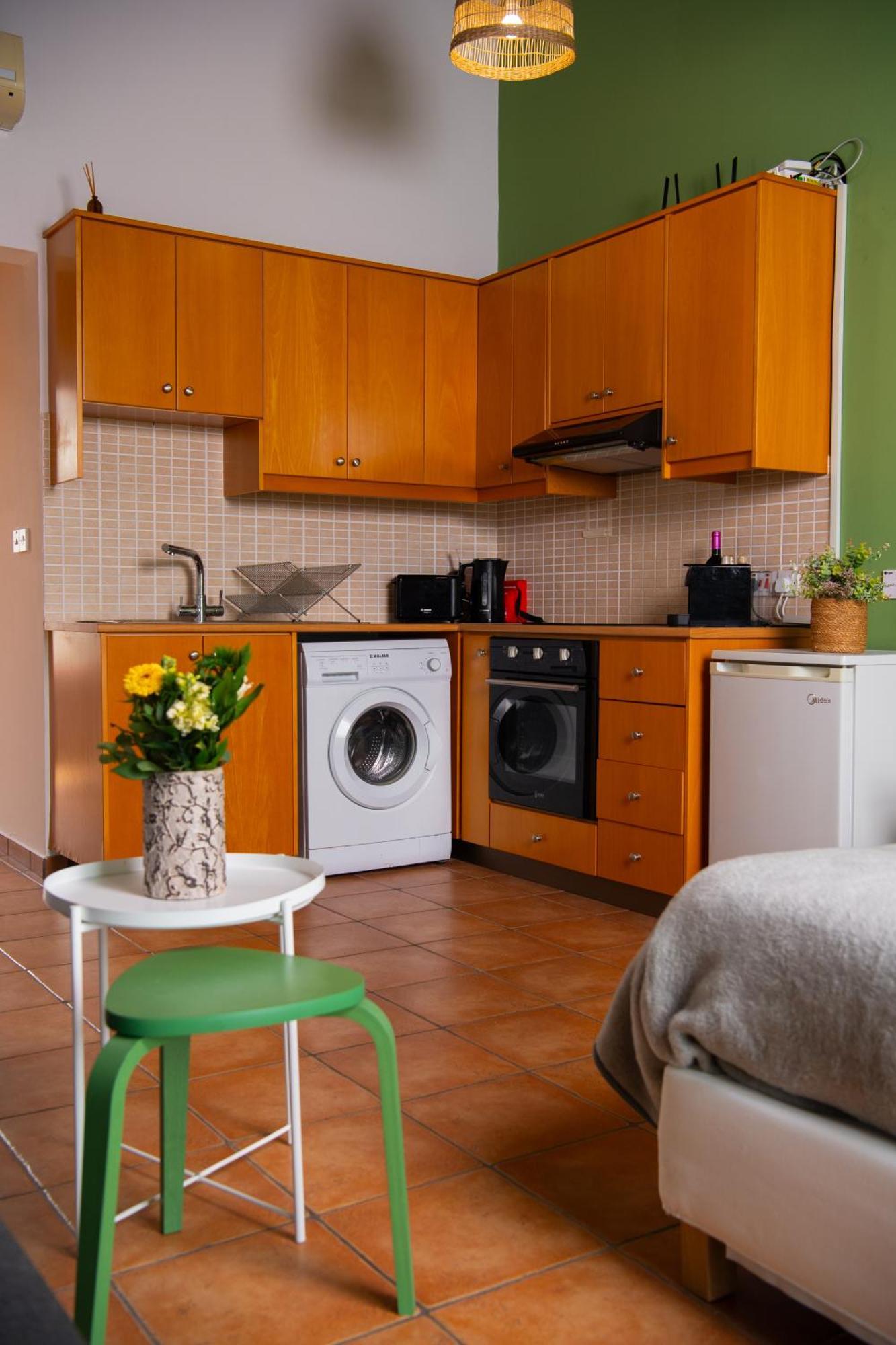 Path Latchi Beachfront Apartments Экстерьер фото