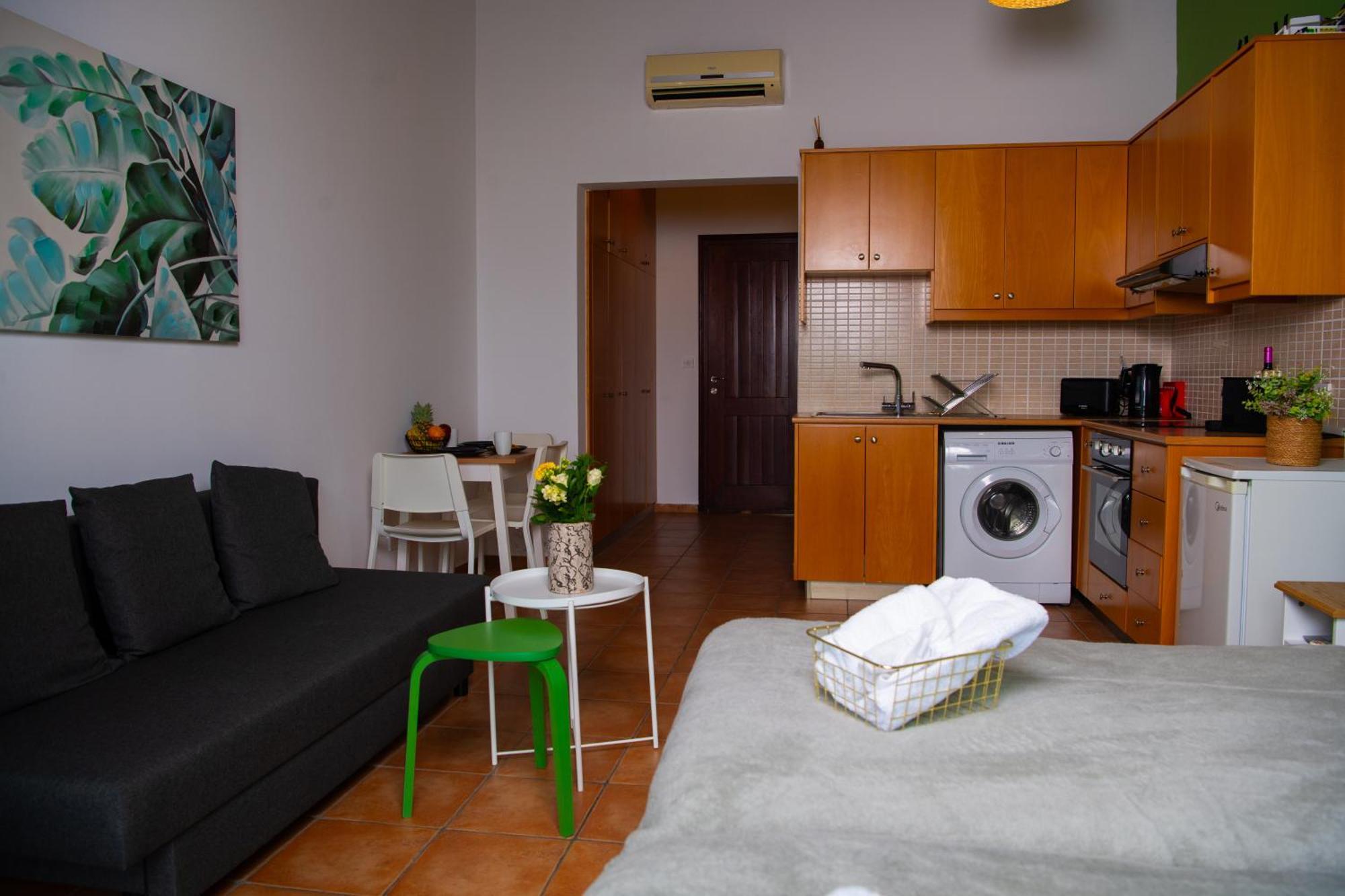 Path Latchi Beachfront Apartments Экстерьер фото
