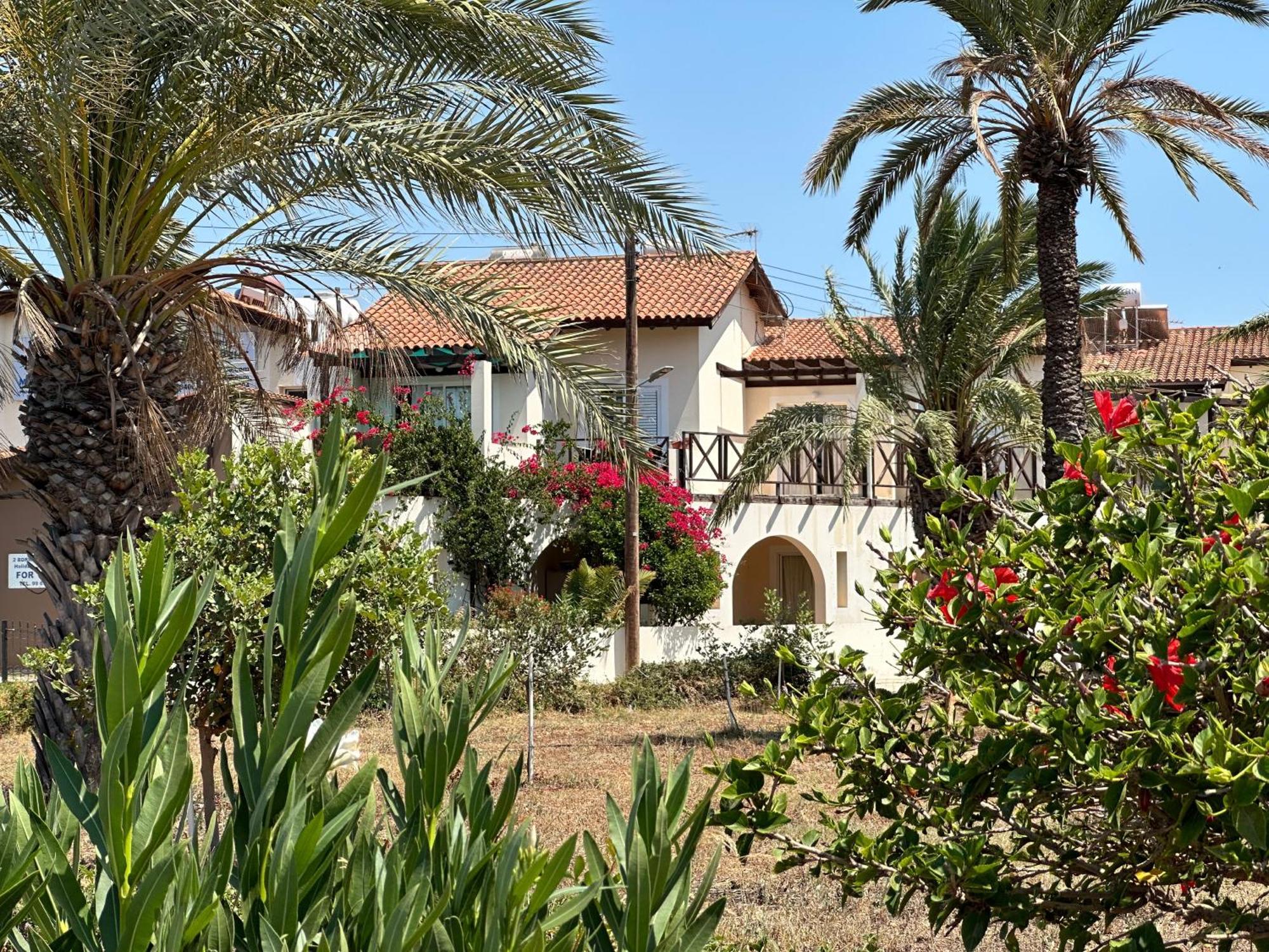 Path Latchi Beachfront Apartments Экстерьер фото